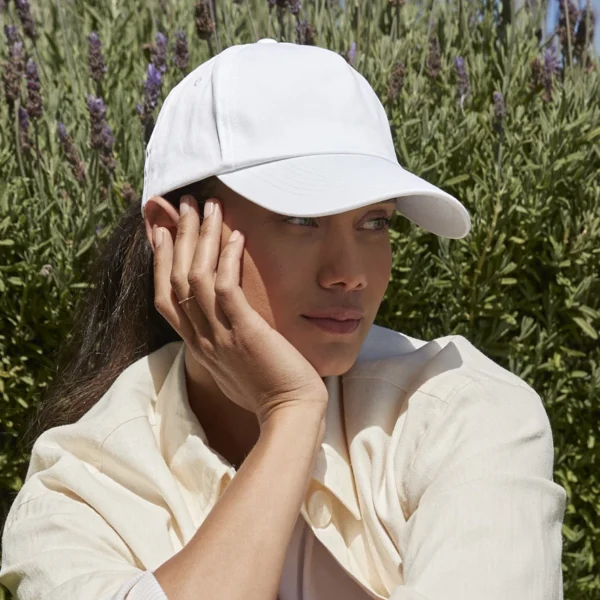 Beechfield Authentic 5 Panel Cap in White, worn