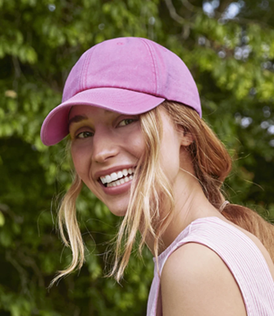 bb655-vtp-model Beechfield Low Profile Vintage Cap in Vintage True Pink, worn